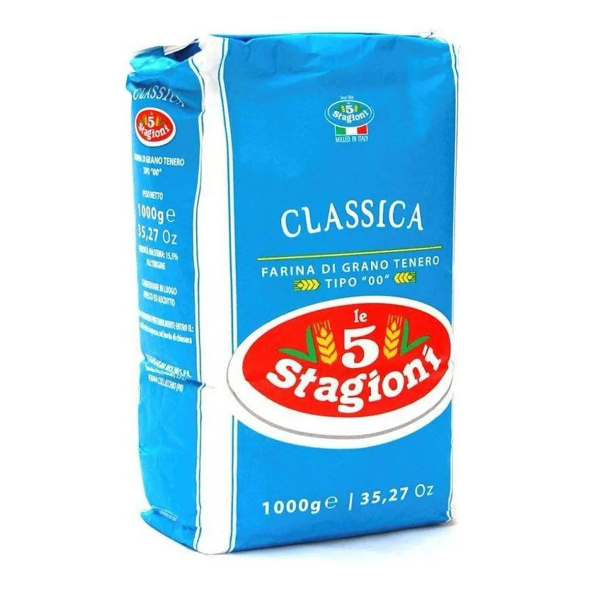 Bag of Le 5 Stagioni Classica Pizza Flour, Italian grocery product for homemade pizza dough preparation.