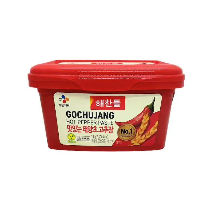 HaeChandle Taeyangcho Gochujang 1kg jar of spicy Korean chili paste for cooking and seasoning.