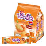 FUN-O Sandwich Cookies filled with Thai tea flavored cream, 40.5g, showing the snack's packaging and cookies with Thai tea filling