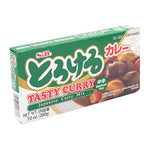 S&B Tasty Curry Japanese Mix Medium Hot in 200g package, dry grocery spice blend with vibrant curry powder and seasoning visible.
