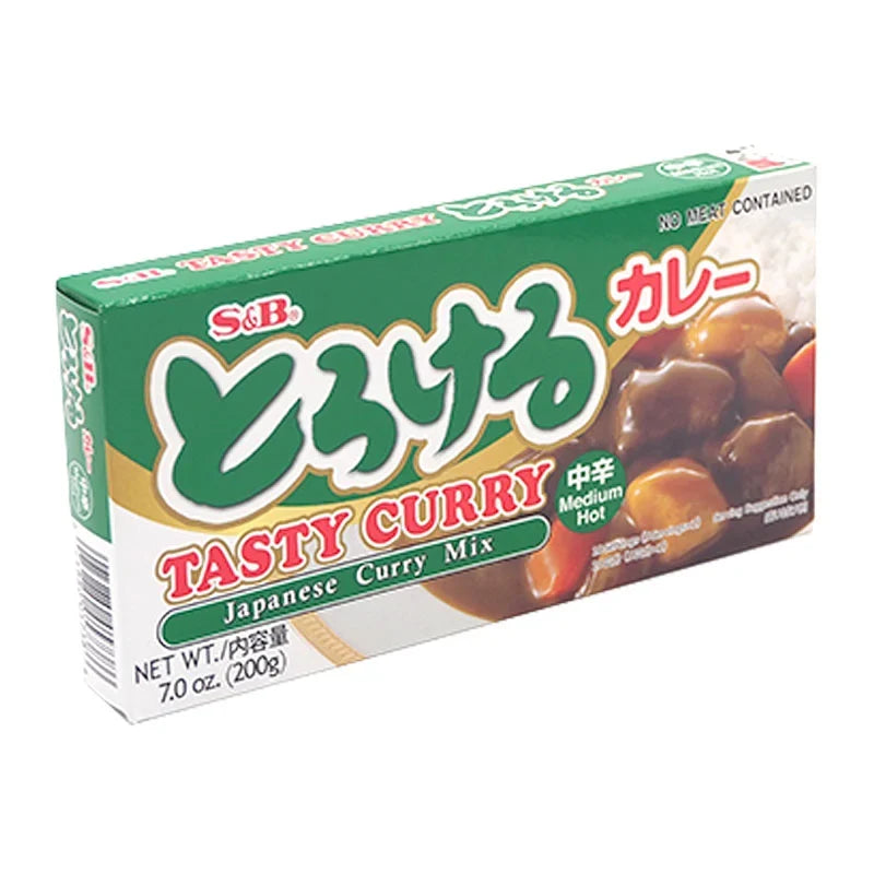 S&B Tasty Curry Japanese Mix Medium Hot in 200g package, dry grocery spice blend with vibrant curry powder and seasoning visible.