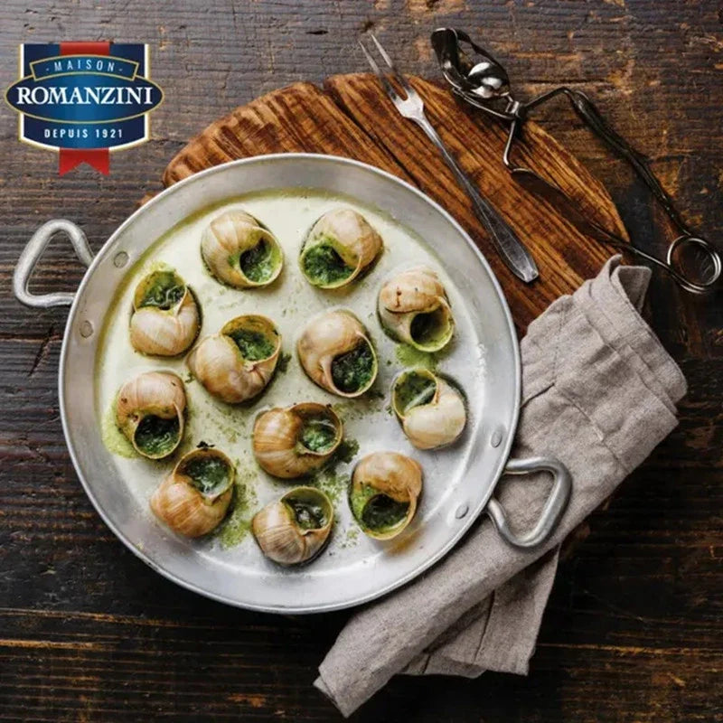 Maison Romanzini Escargot Helix Wild Burgundy snail in dry grocery packaging, showcasing the snails and branding.