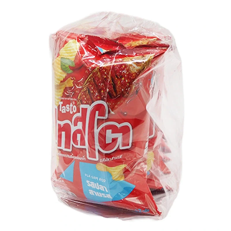 Tasto Potato Rock Chips Pla Sam Rod 42g pack, crispy potato snack with seasoned flavor, stacked in a display.
