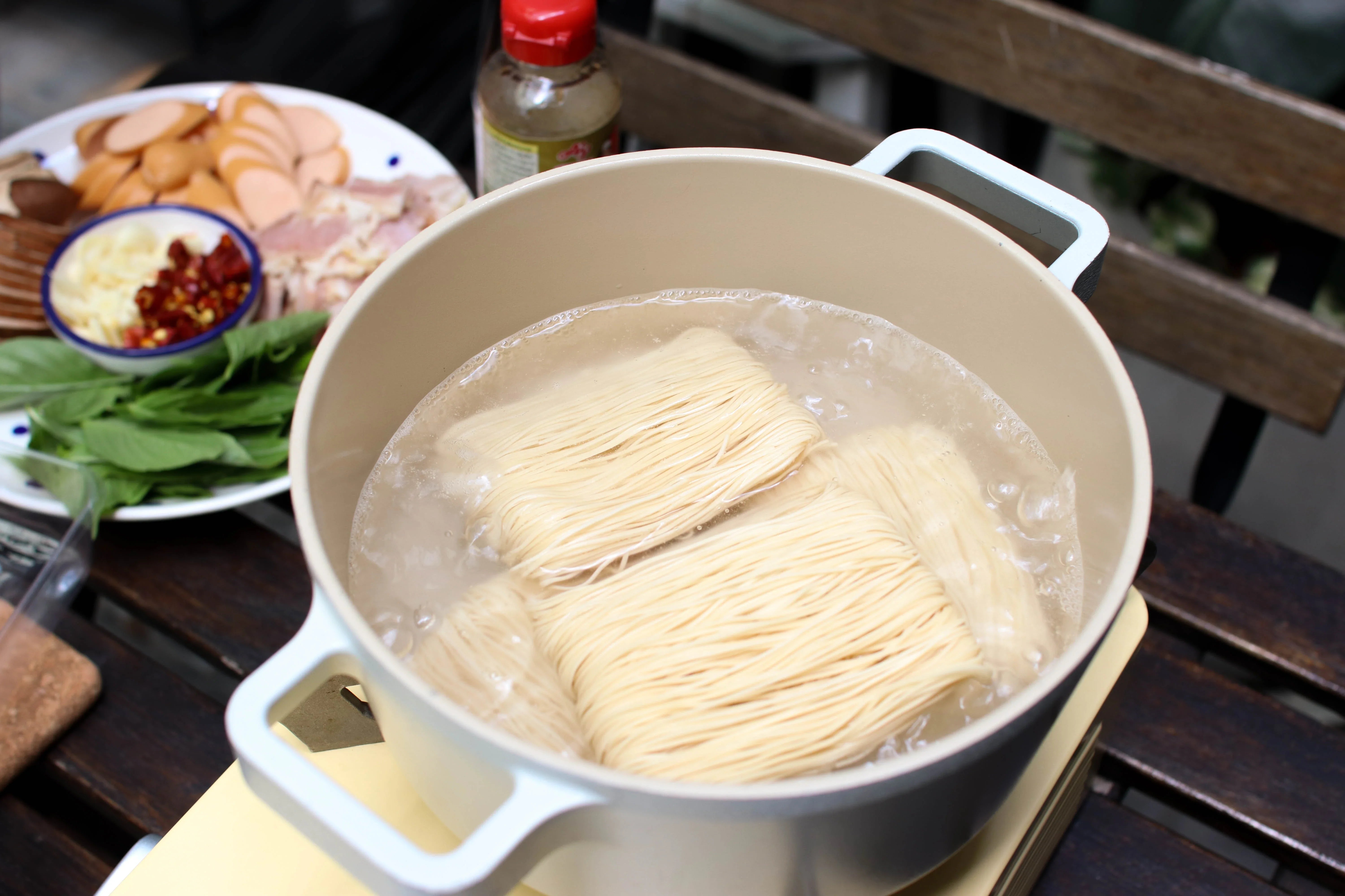 Rabbit Brand Hong Kong Style Noodles 500g dry grocery package, featuring a colorful label with noodles inside