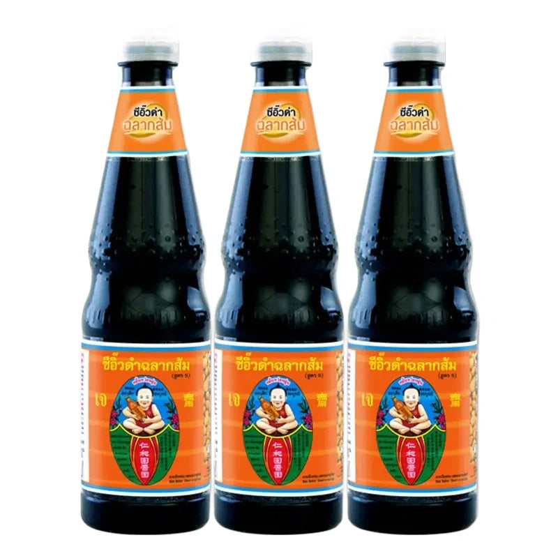 DEK SOM Boon Black Soy Sauce Formula 5 bottles, 940ml each, in dry grocery category, with black soy sauce bottles on a shelf.