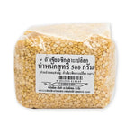 Makro Peeled-Split Mung Beans in 500g package, dry grocery product, showing fresh, bright green mung beans ready for cooking.
