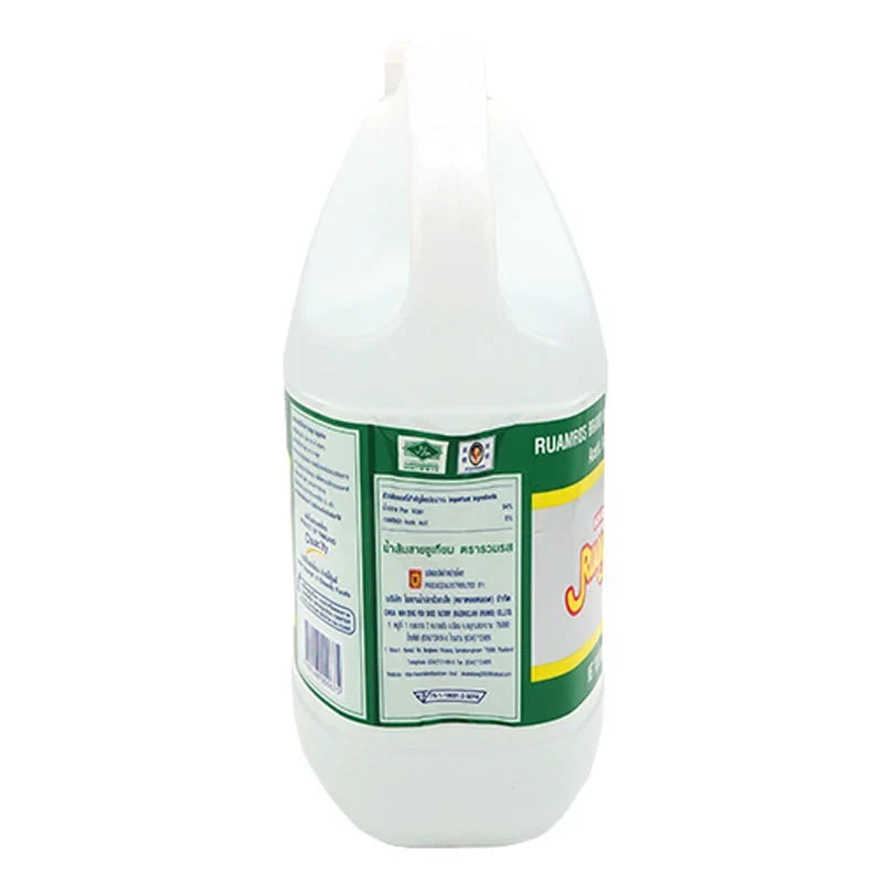 Bottle of Ruamros Vinegar 4.5L for cooking and seasoning, featuring a clear label with a white cap.