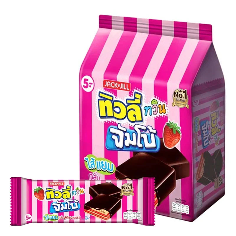Tivoli Twin Jumbo Strawberry 35g dry snack bag featuring colorful strawberry-flavored candies from the TIVOLI brand.