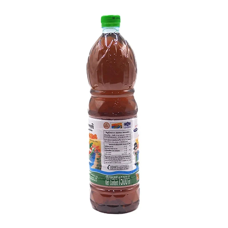 Bottle of Razorclam Fish Sauce 1.5L for cooking and seasoning, featuring the RAZORCLAM brand label on the packaging.