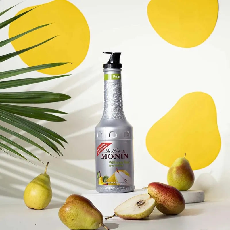 Monin Williams Pear fruit mix in a 1000ml bottle, ideal for dry grocery, showcasing a clear image of the product with label details.