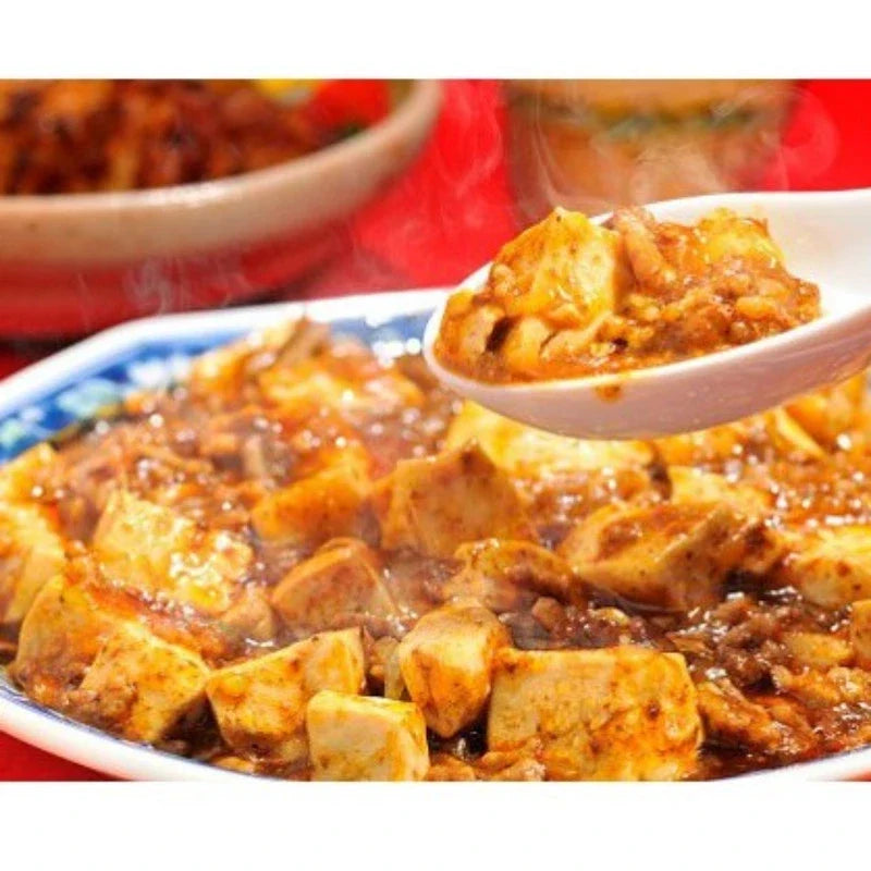 House Mabo Tofu Nikunashi Medium Hot 150g, dry grocery product with spicy tofu and vegetable flavor, packaged in a resealable bag.