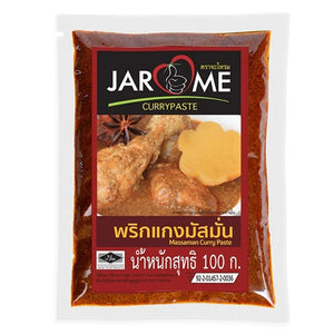 Makro Massaman Curry Paste 100g pack, dry grocery product with multiple jars, featuring traditional Thai curry paste branding.