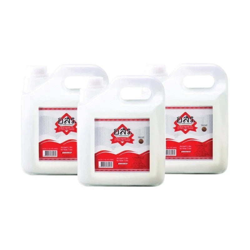 Aor Sor Ror distilled vinegar 5% bottle, clear liquid inside a plastic container, used for cooking and food preservation.