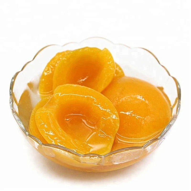 Canned Brook peaches in syrup, 825g, in a can with peaches visible through the label, ideal for baking and desserts
