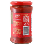 Jar of Mutti pasta sauce with olives, featuring rich tomato and olive chunks, ideal for Italian-style pasta dishes.