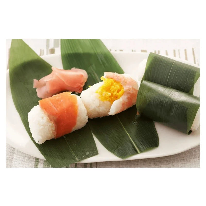 Kobe-ya Sana No Ha boiled bamboo leaves in dry grocery packaging, showcasing fresh, dried bamboo leaves for culinary use.