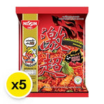 Pack of five NISSIN Instant Noodles Extreme Hot Chili Chicken flavor, dry grocery, with spicy chili chicken flavor and 60g per pack.