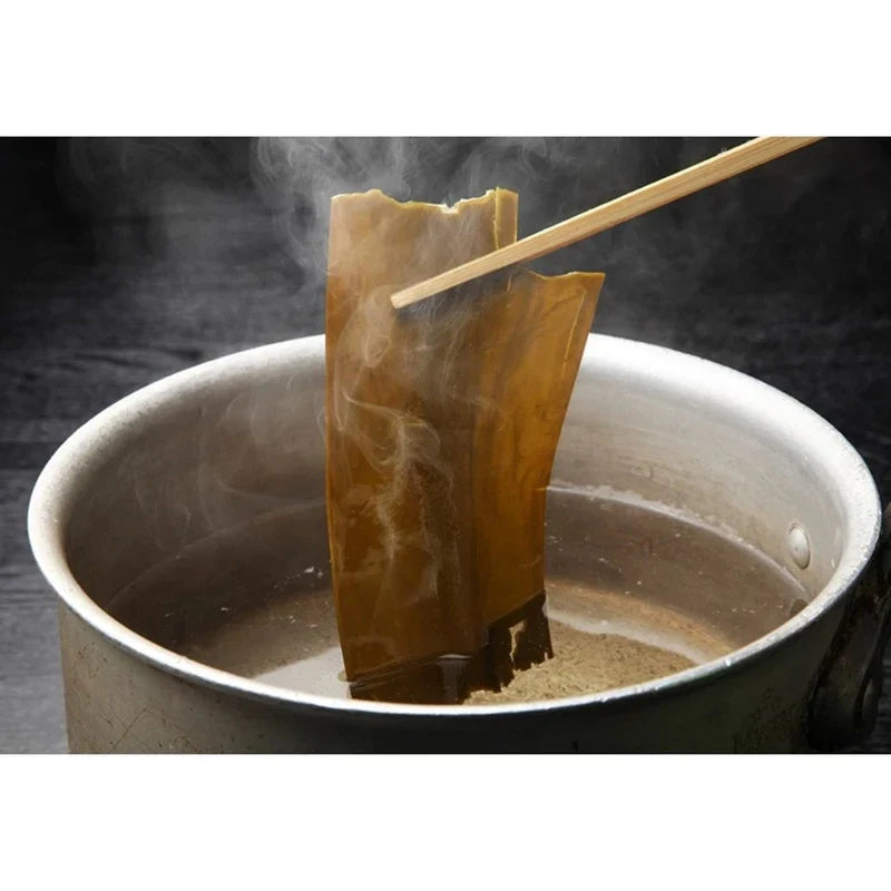 Daishu dried Odashi kombu kelp for side dishes and soup stock, in a resealable package, ideal for Japanese culinary uses.