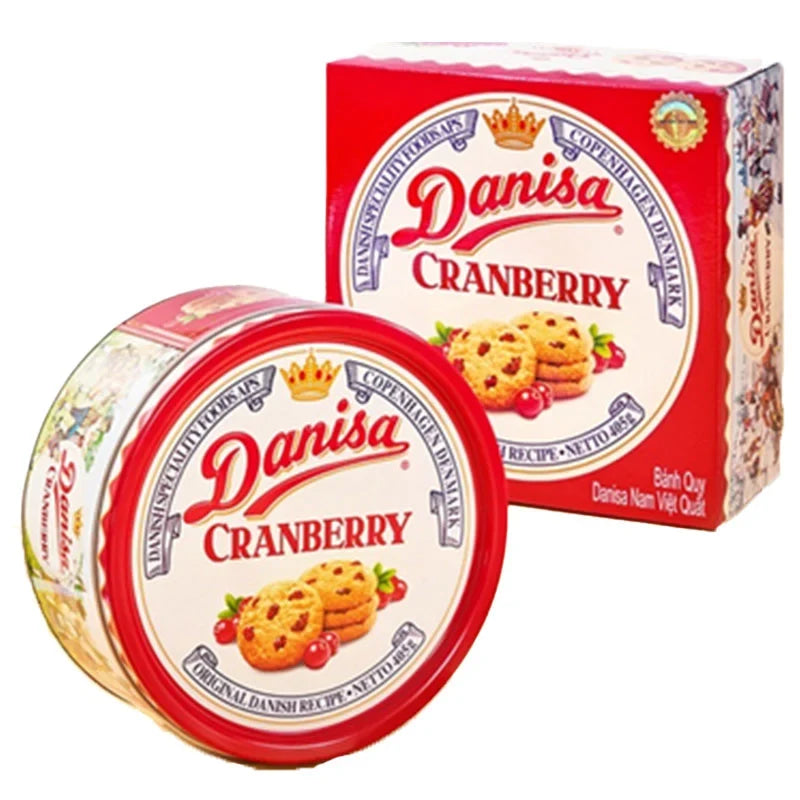 DANISA cranberry cookies in a 405g package, crispy dry snack with dried cranberry pieces, ideal for snacking or desserts.